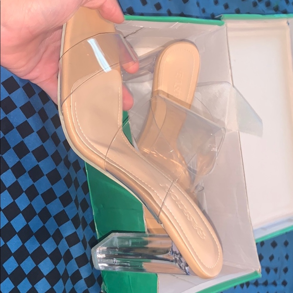Heels brand new